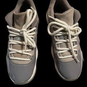 Retro cool grey 11s low top